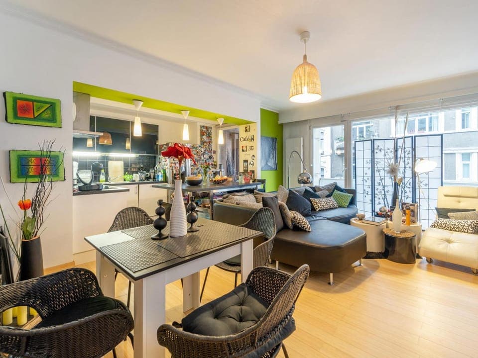 Living room, Seating area, Dining area