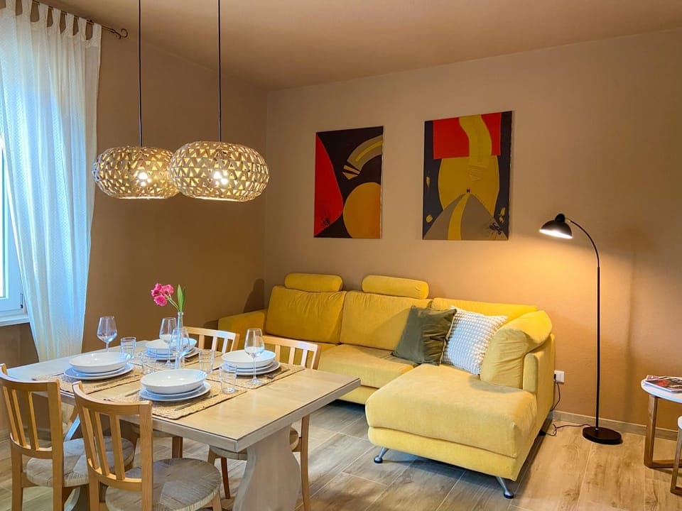 Living room, Dining area