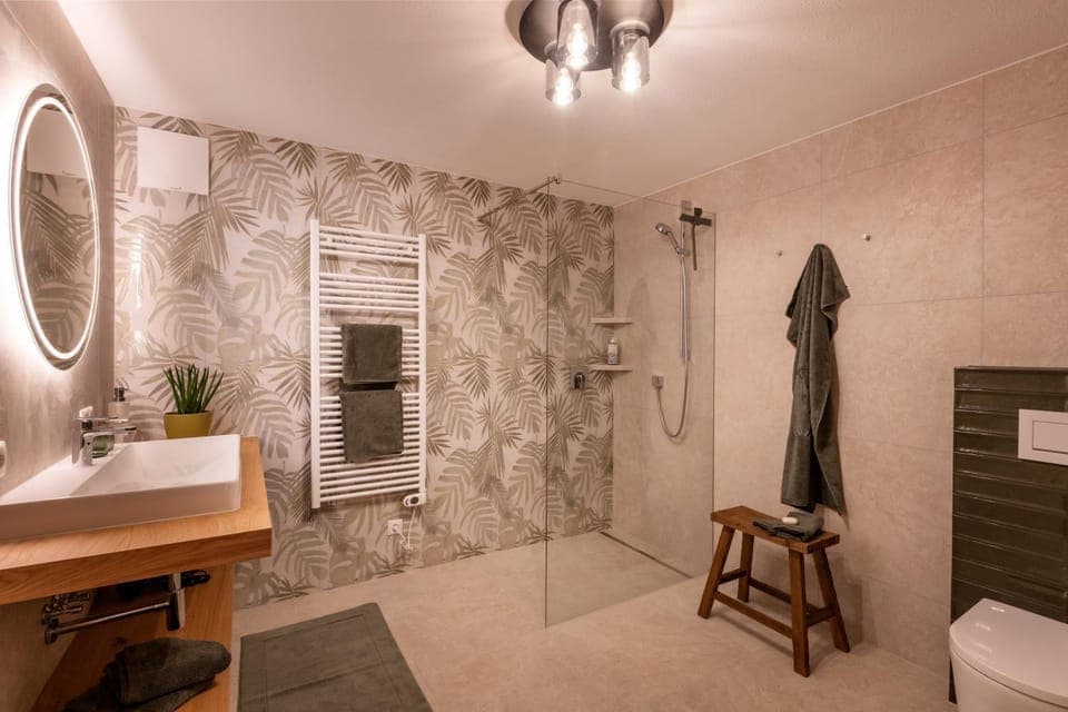 Shower, Toilet, Bathroom