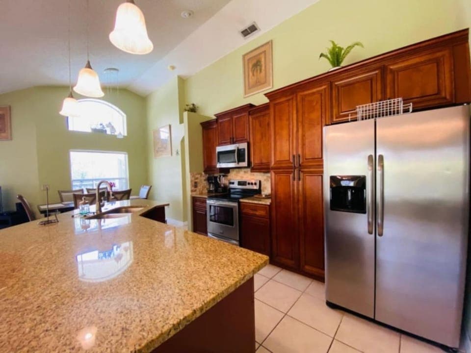 Magic Poolside Retreat Villa in Haines City
