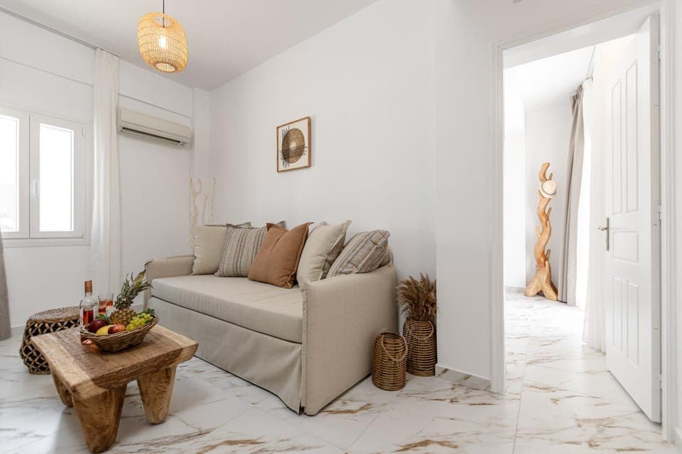 Living room, Seating area, air conditioner