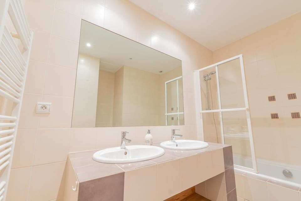 Shower, Bathroom, Bath, towels