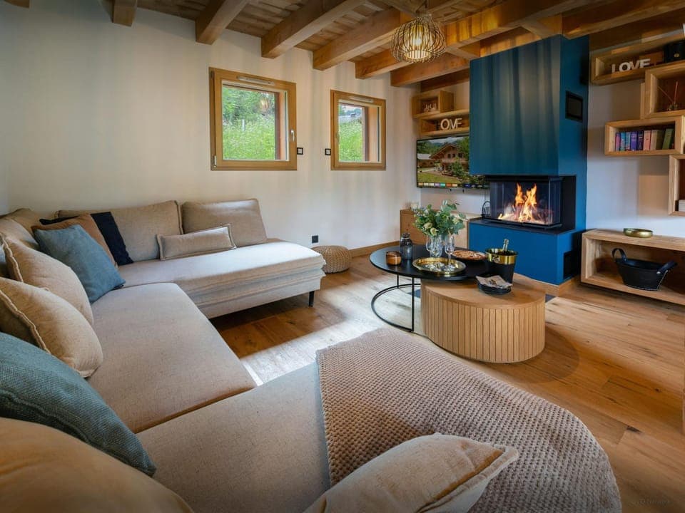 Living room, Seating area