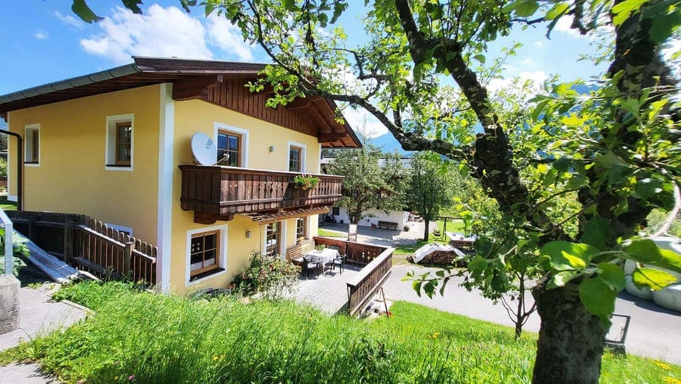 Property building, Spring, Day, Garden, Garden view