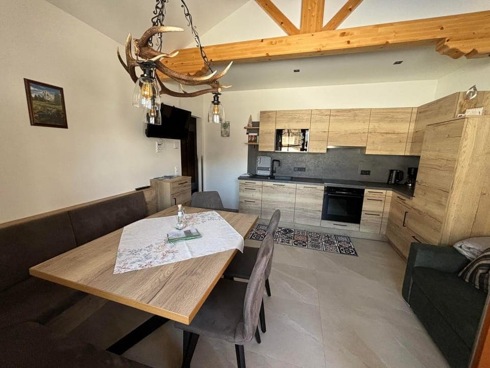 Kitchen or kitchenette, Seating area, Dining area