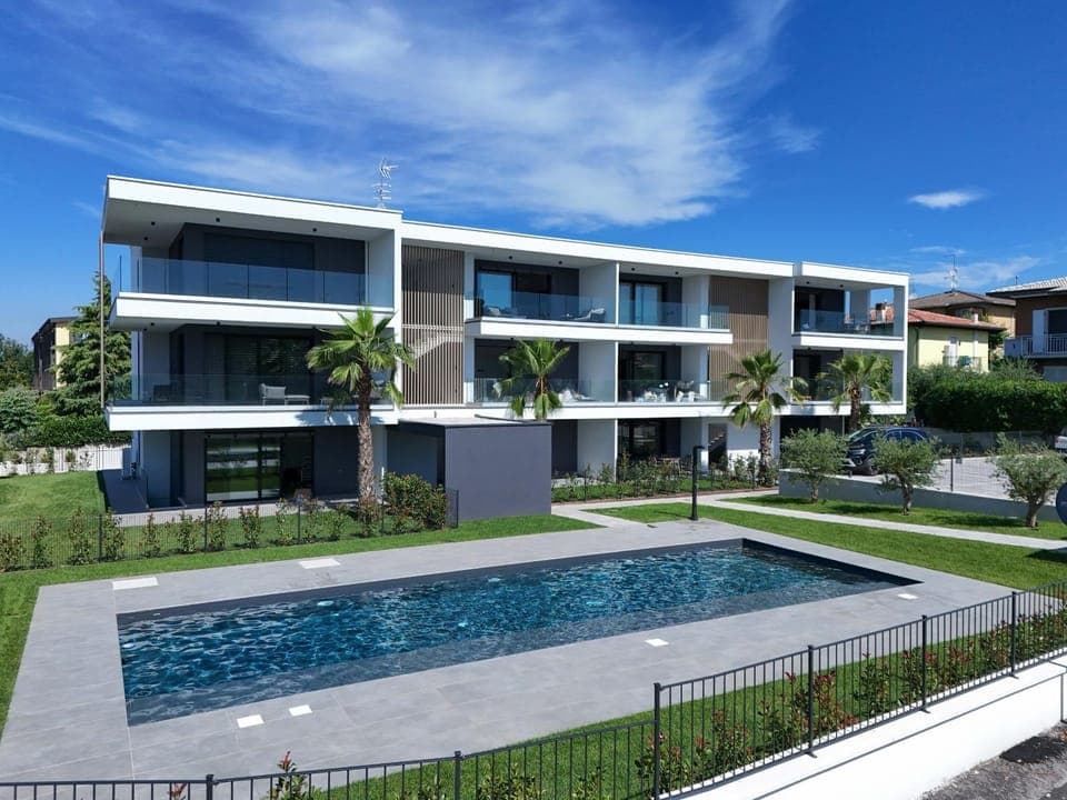 Property building, Facade/entrance, Off site