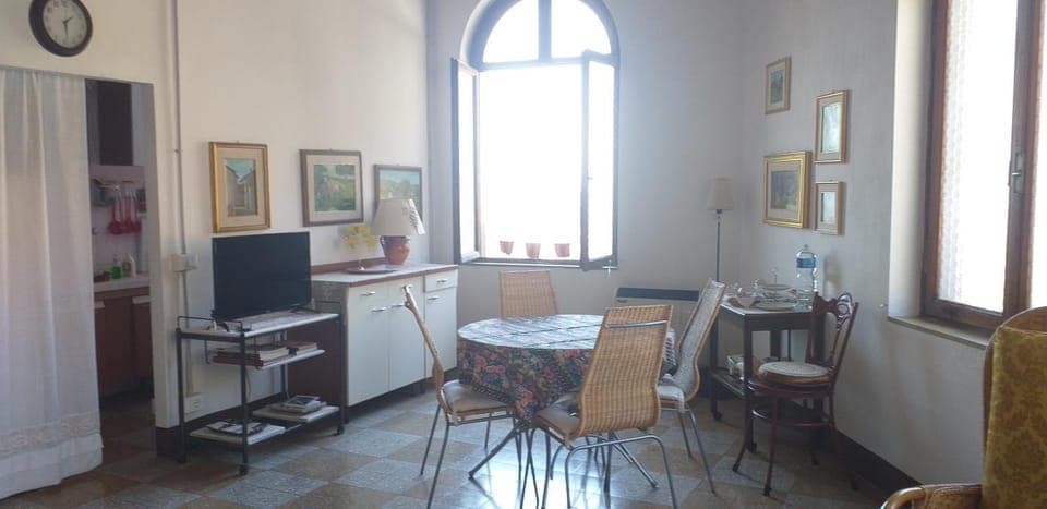 Communal lounge/ TV room, Seating area, Dining area