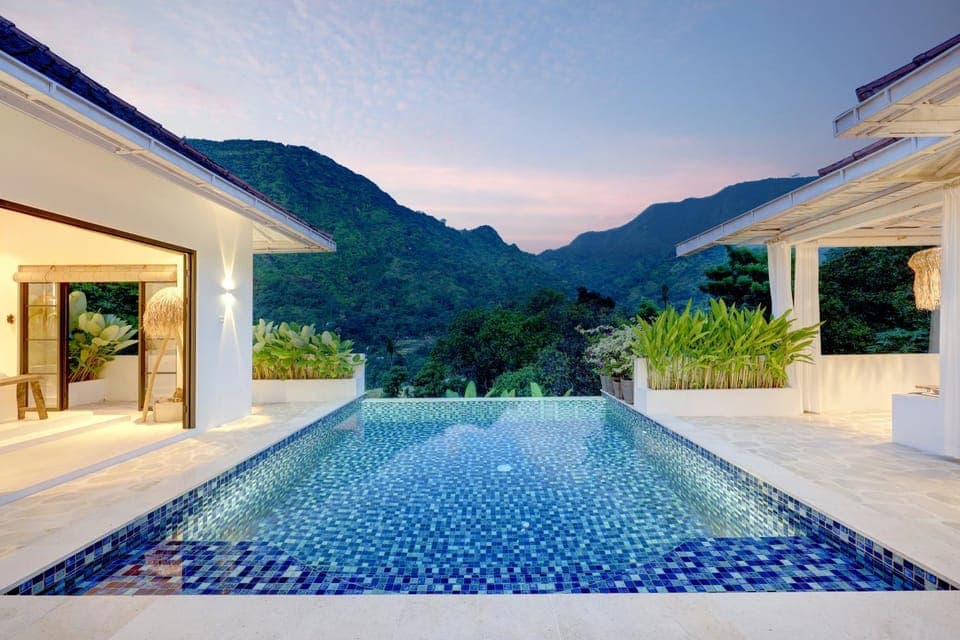 Day, Natural landscape, Mountain view, Pool view, Swimming pool, sunbed
