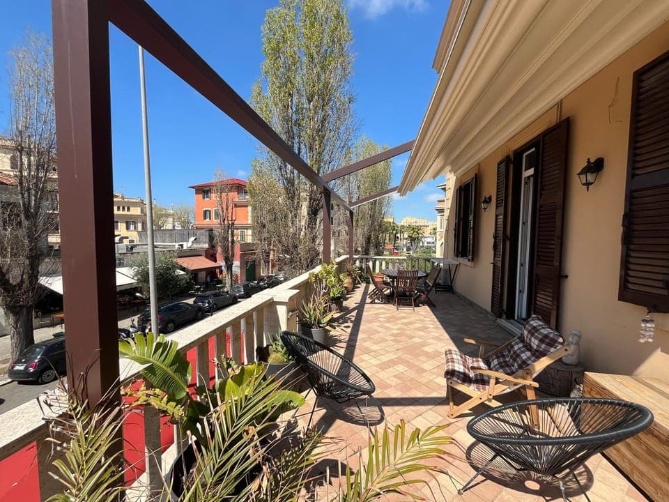 Property building, Balcony/Terrace