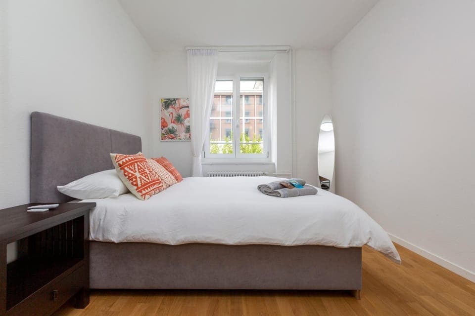 Bed, Bedroom, heating