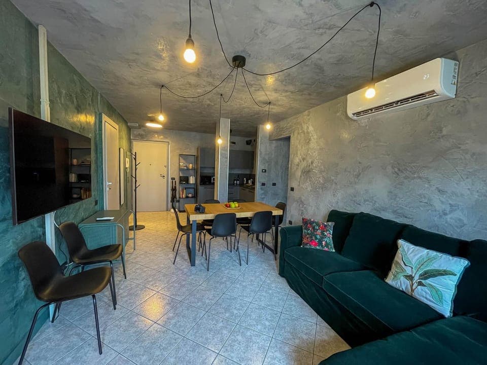 Communal lounge/ TV room, Communal lounge/ TV room, TV and multimedia, Living room, Photo of the whole room, Seating area, Dining area, Evening entertainment, kitchen, air conditioner