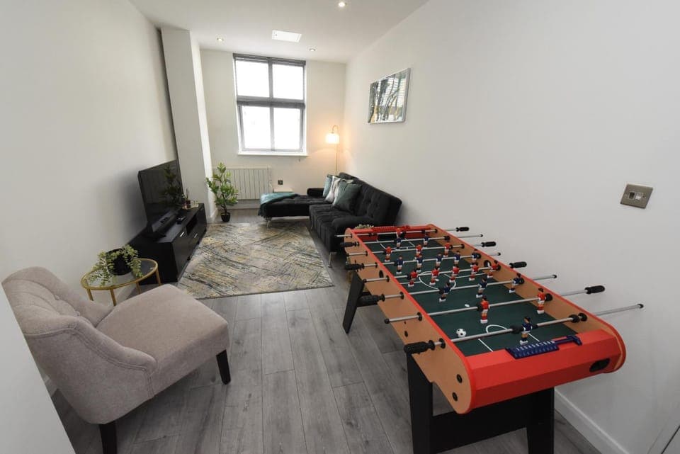 Game Room, Living room, Evening entertainment