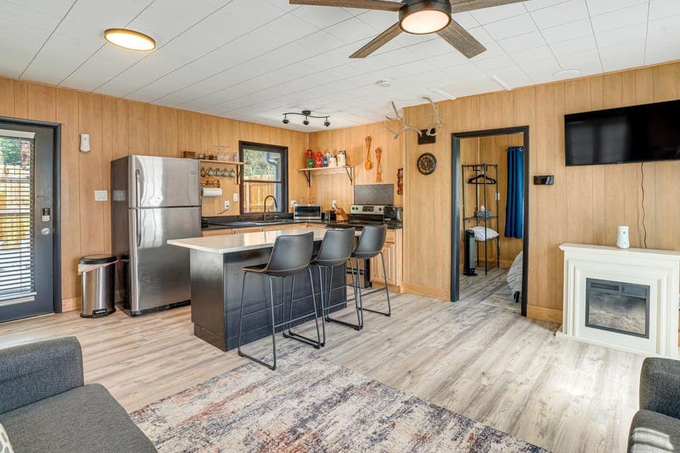 Patio & Hot Tub: Cozy Cabin Retreat in Bailey! Cabin in Bailey