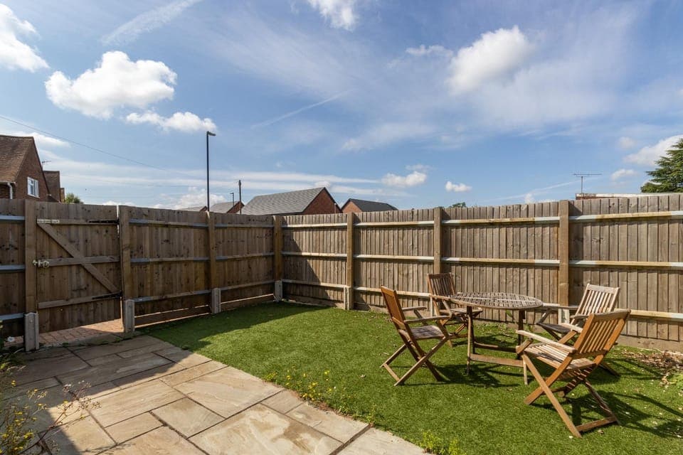 Patio, Day, Garden, Garden view, sunbed