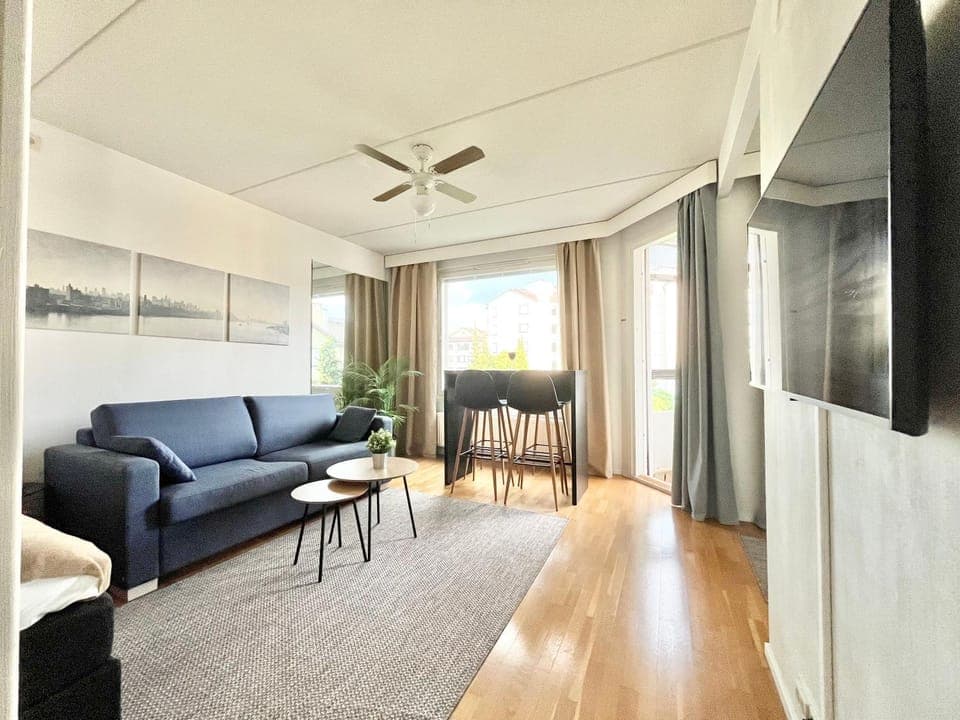 TV and multimedia, Living room, Seating area, Dining area