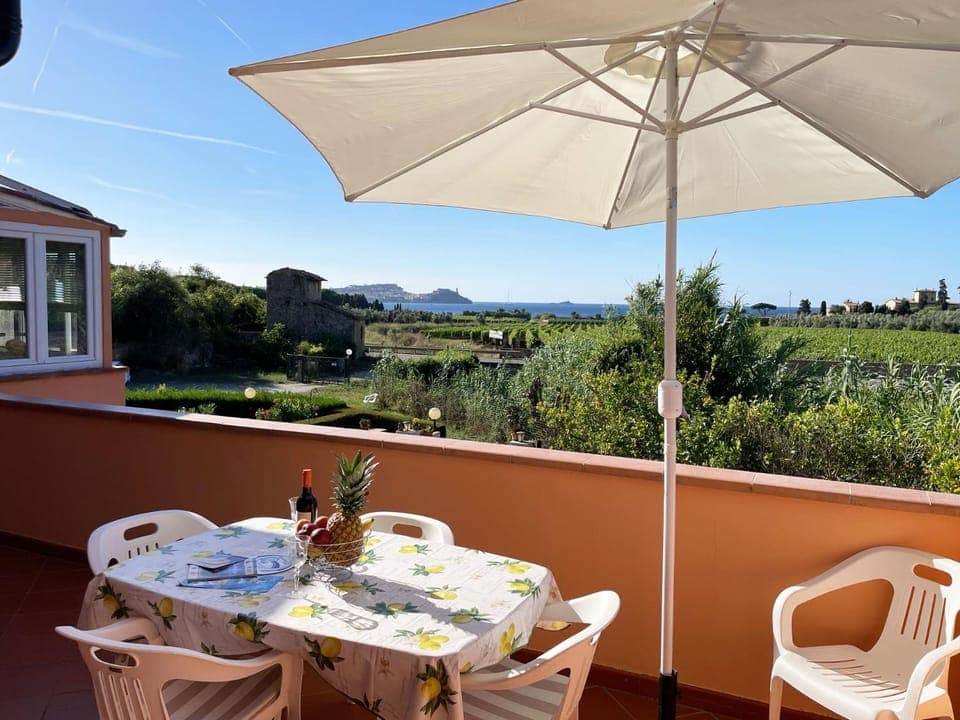 Day, Natural landscape, View (from property/room), Balcony/Terrace, Dining area