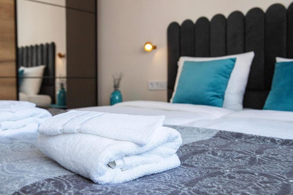 Bed, Photo of the whole room, Bedroom, towels