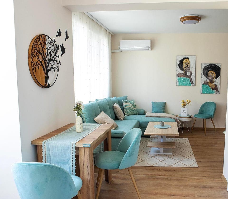 Living room, Seating area, Dining area, air conditioner