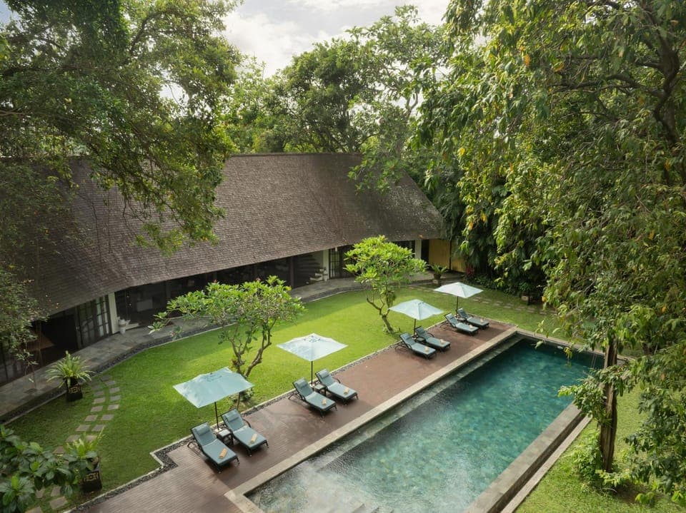 Property building, Swimming pool