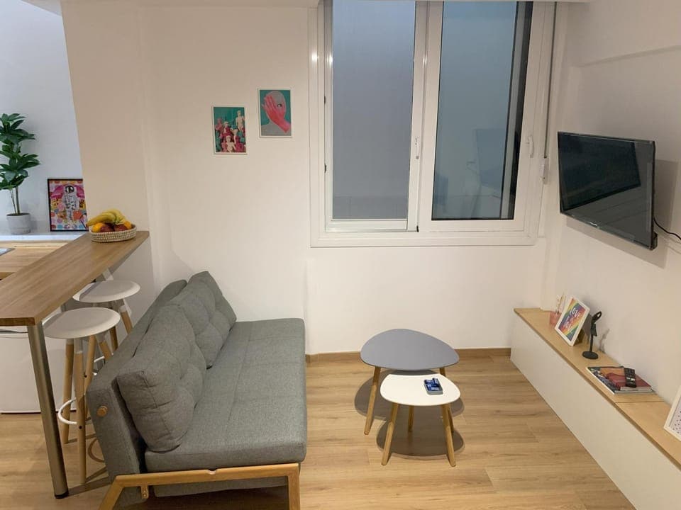TV and multimedia, Living room, Seating area, Evening entertainment