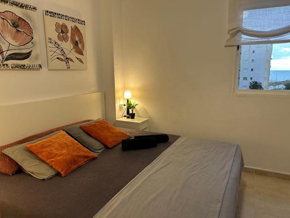 Chula Vista Apartamento, 200m de la playa, piscina, parking Apartment in Daimús