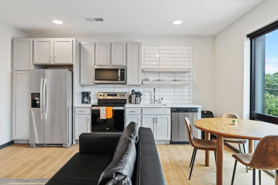 CozySuites at Block20 Apartment in Indianapolis