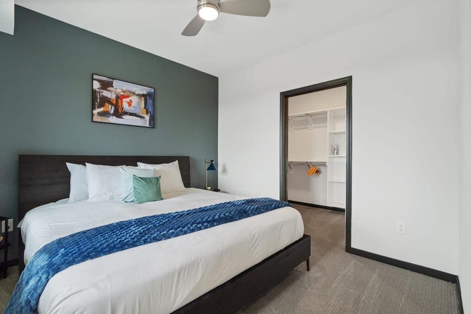 CozySuites at Block20 Apartment in Indianapolis