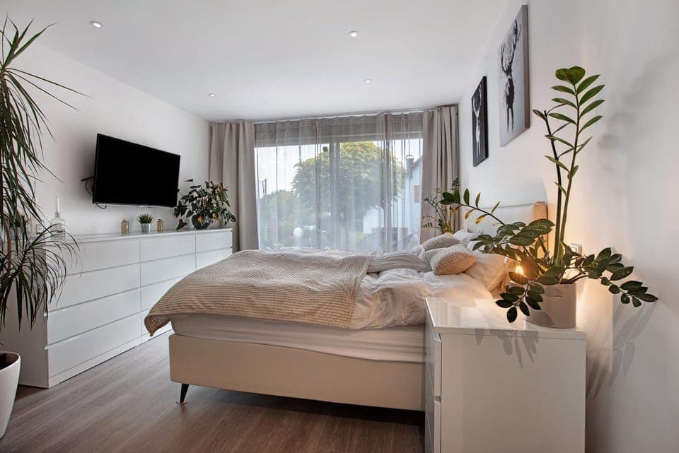 Living room, Bedroom