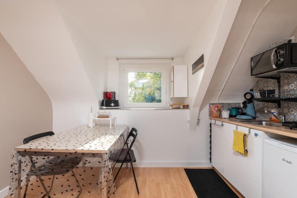 Property building, Kitchen or kitchenette, Living room