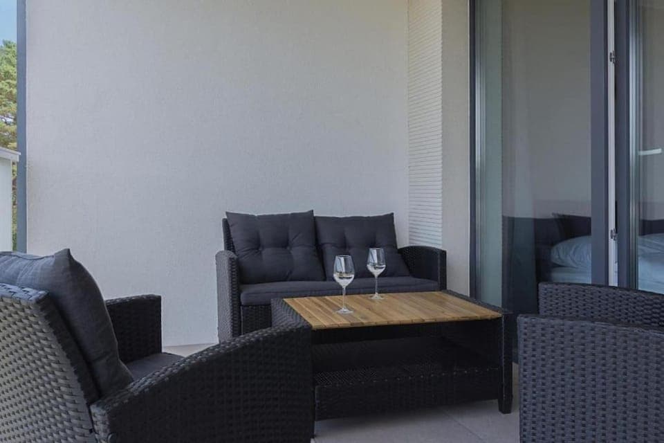 Patio, Living room, Seating area, Dining area