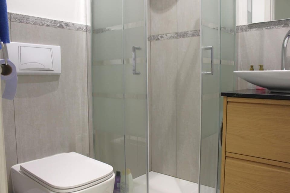 Shower, Toilet, Bathroom