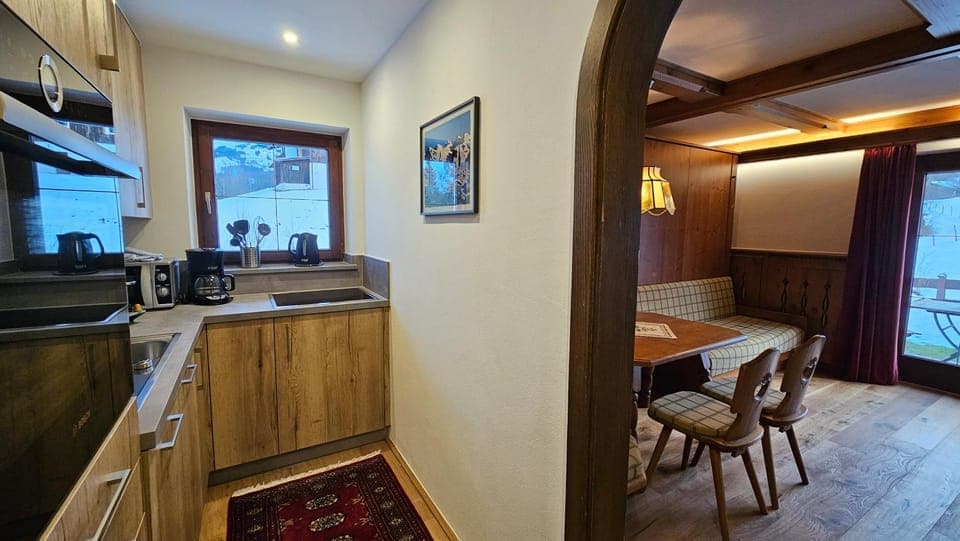 Photo of the whole room, kitchen