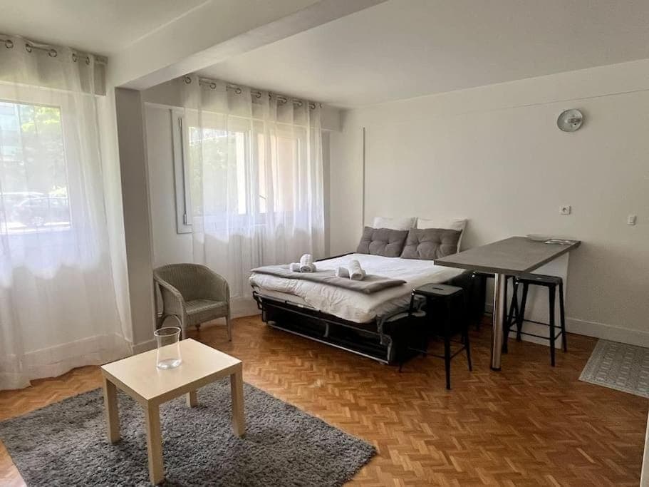 Living room, Photo of the whole room, Bedroom