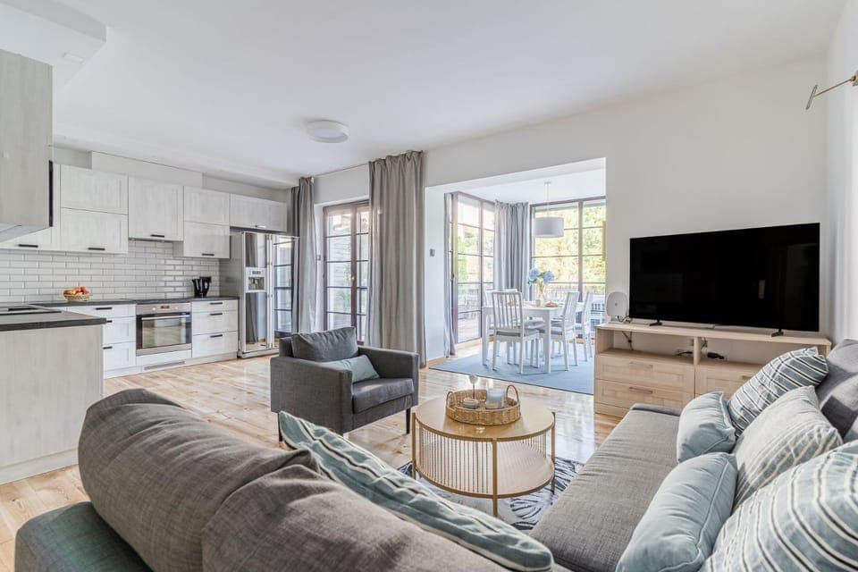 Kitchen or kitchenette, Living room