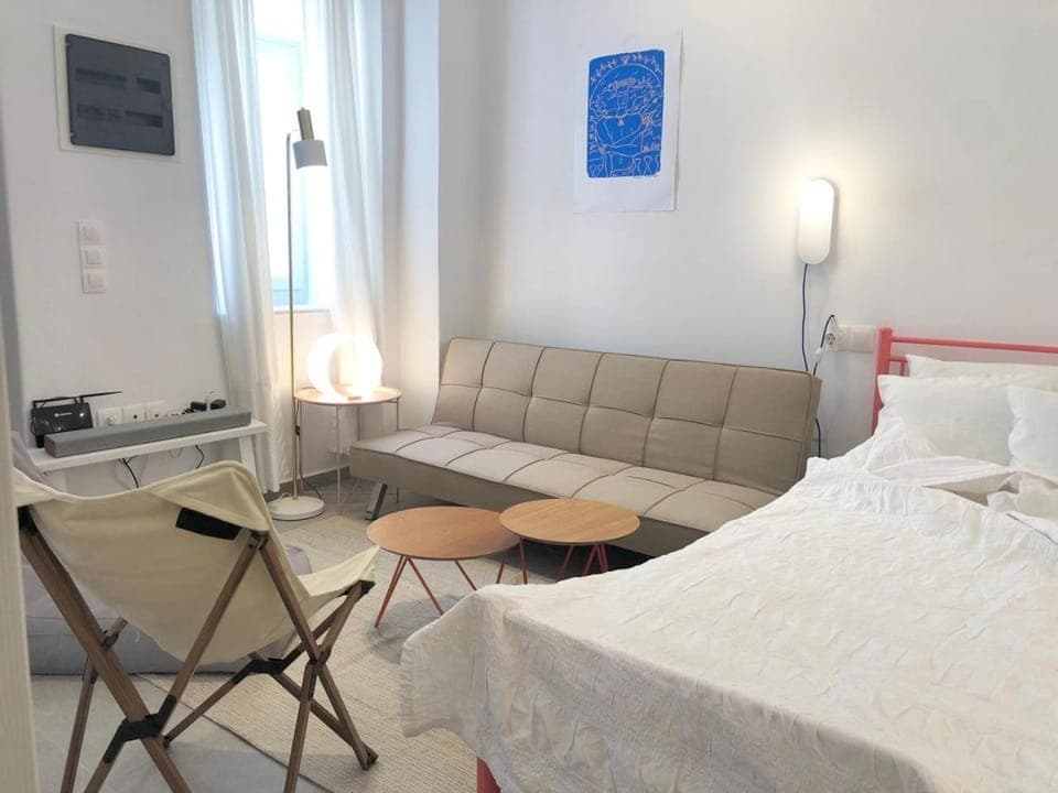 Bed, Living room, Bedroom