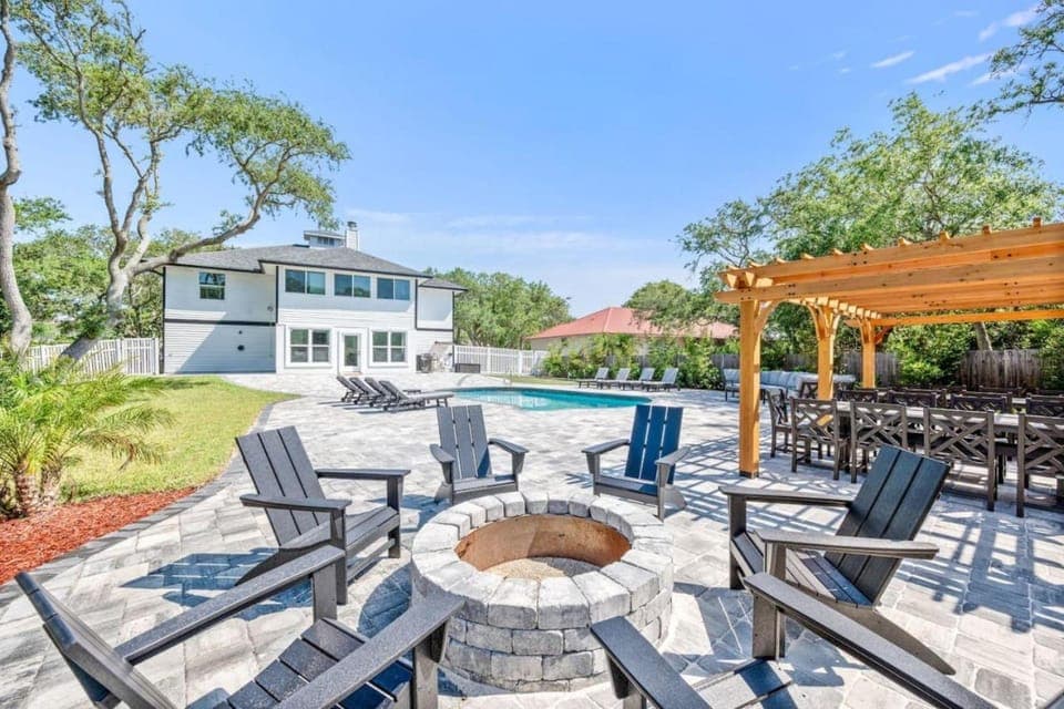 Patio, Seating area, Dining area