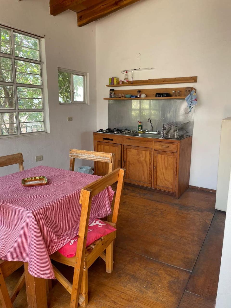Kitchen or kitchenette, Dining area, pet friendly