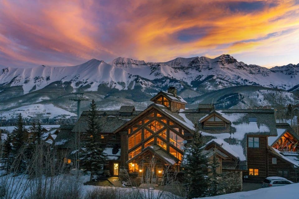 Bright 1BR Condo - Walk to Gondola! House in Telluride