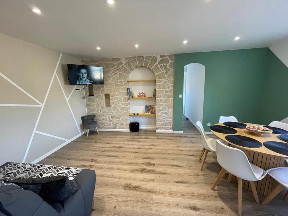 TV and multimedia, Living room, Dining area