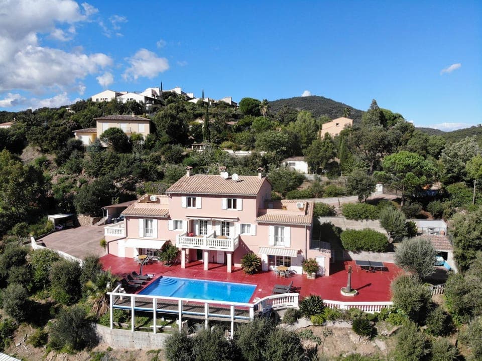 Property building, Bird's eye view