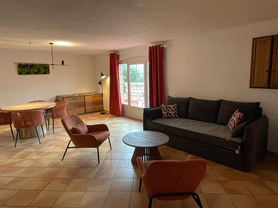 Living room, Dining area