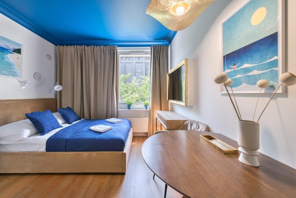 Bed, Photo of the whole room