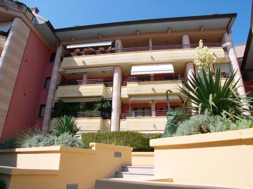 Facade/entrance, Facade/entrance