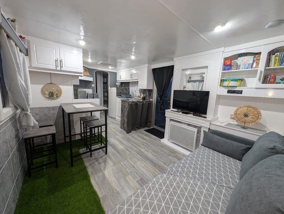 TV and multimedia, Living room, Dining area