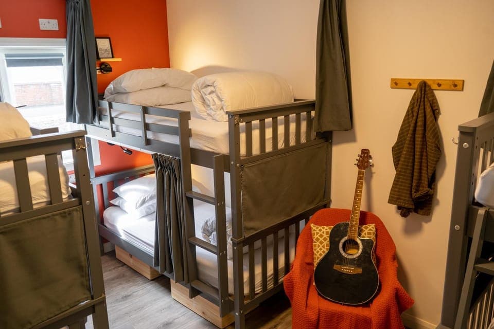 Bed, Bedroom, bunk bed