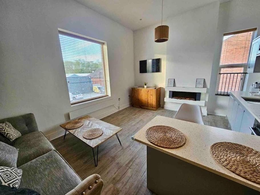 Communal lounge/ TV room, Kitchen or kitchenette, Seating area