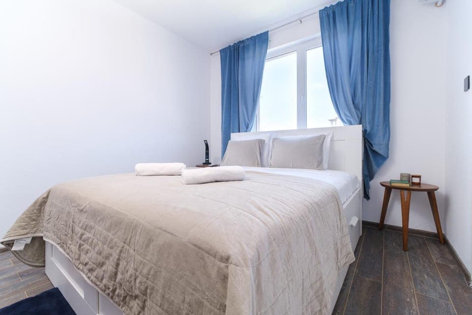 Bed, View (from property/room), Photo of the whole room, Bedroom, Family, towels