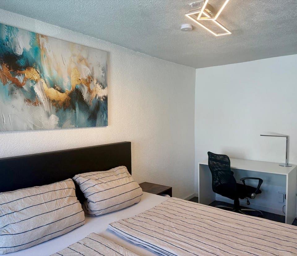 Photo of the whole room, Bedroom