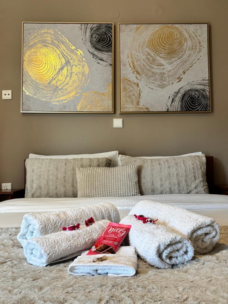 Bed, Decorative detail, Bedroom