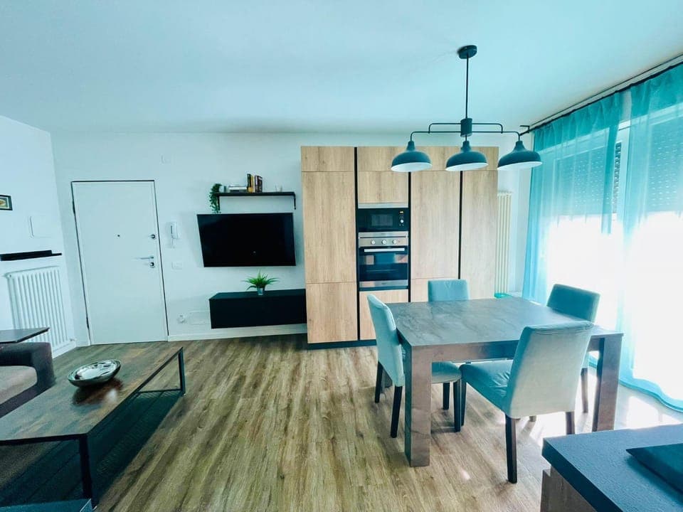 TV and multimedia, Dining area, oven